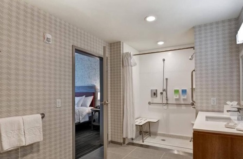 Daytona Beach House | Best Place to Unwind! w/Pool, Minutes Away From Daytona Flea & Farmers Market