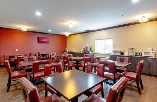 Council Bluffs Hotel | Best Value, Quality Stay! 3 Pet-friendly Units, Indoor Pool, Free Parking!