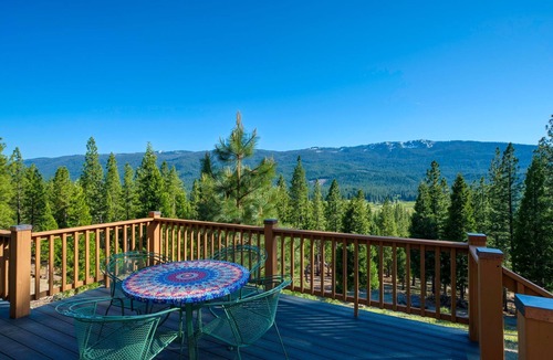 C-Road Cabin | Best Views in Graeagle - Two Bedroom Pet Friendly Forest/Mountain Retreat