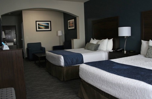 Lake Dallas Hotel | Best Western Plus Lake Dallas Inn & Suites