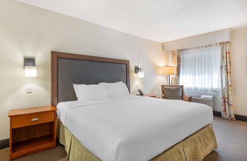 Ames Hotel | Best Western Plus University Park Inn & Suites