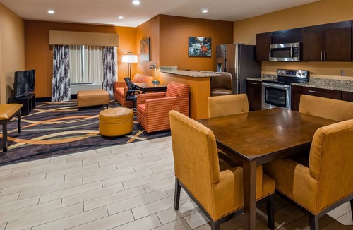 Harrison Hotel | Best Western Plus Whitewater Inn