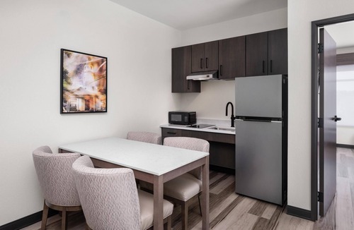Neenah Resort | Best Western Premier Bridgewood Resort Hotel
