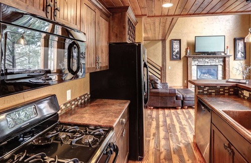 Deadwood Cabin | Big Bear Lodge - Gilded Mountain