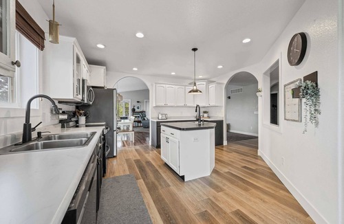 Spearfish House | Black Hills 6BD Home: Hot Tub, Sauna, Basketball