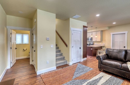 Rockerville Condo | 🌲 Black Hills Home: 2 Bedroom Master King Bed, Sleeps 7