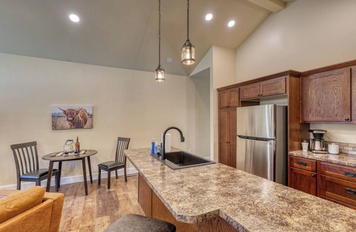 Rockerville Condo | Black Hills Hub with King Bed-Minutes from Mt. Rushmore