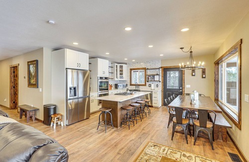 Newcastle House | Black Hills Vacation Lodge: New Home! Just Opened!