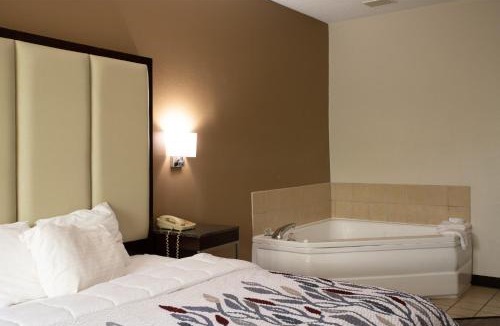 Marion Hotel | BlissPoint Inn & Suites Marion