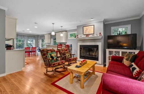 Fish Creek House | Blue Bear Cottage at Simple Life Rentals