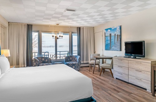 St. Clair Hotel | Blue Water Inn
