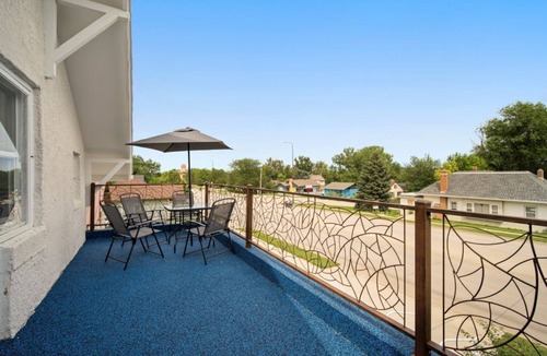 Belle Fourche House | Bluebelle SD Historic Vacation Home - Sleeps 10 - Perfect for Family & Friends