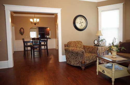 Manhattan Cottage | Bluemont Cottage - Quaint,cozy cottage which feels like your home away from home