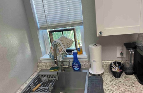 Holly Hill Apartment | BlueRiverBreeze Suite! 3-6 min drive to Daytona Beach, Pictona pickleball courts