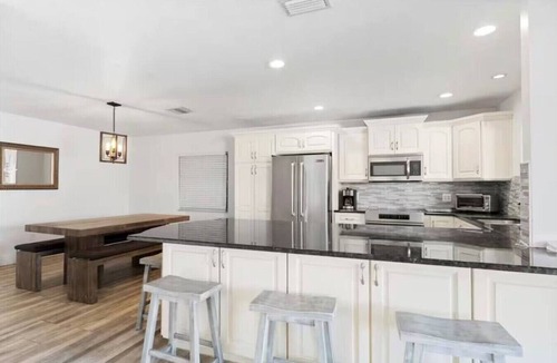 Palm Harbor House | Boat Canal| Dock| Pool| BBQ| Pup| Friends