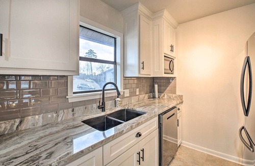 Rockwell Condo | Boat Slip: Lake Hamilton Condo in Hot Springs!