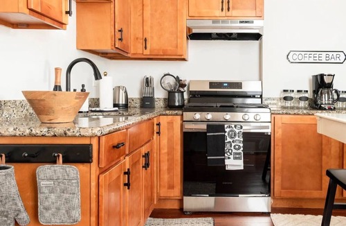 Esplanade Ridge House | Boho Chic 3 bedroom on Broad