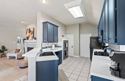 The Colony House | Boho Dreamscape/4BD + Game Room + Pool