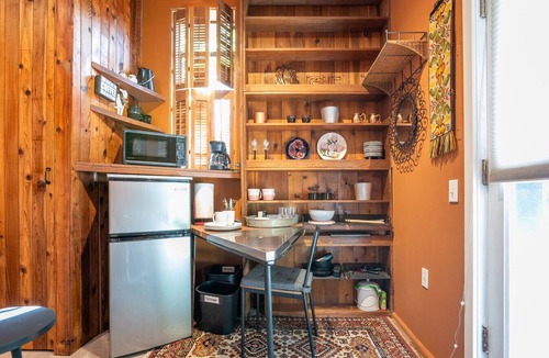 North Queen Anne Condo | Boho Studio on 8th Ave West | Queen Anne, Seattle Near Stadium
