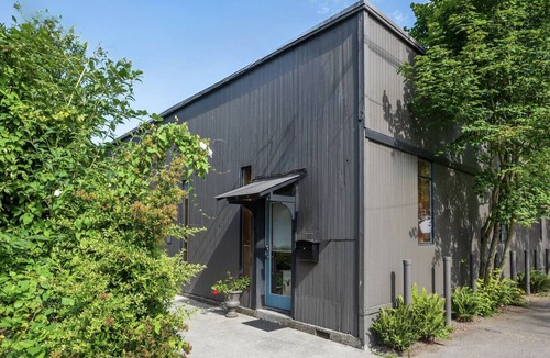 North Queen Anne Condo | Boho Studio on 8th Ave West | Queen Anne, Seattle Near Stadium