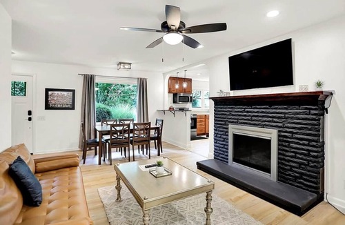 West Lafayette House | Boiler Bungalow - entire 3(King)Bed home!