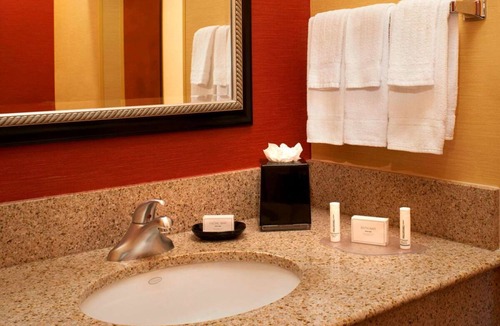 Auburn Hills Hotel | Book It! Cozy Suite, Indoor Pool, Pet Friendly, Indoor Swimming Pool!