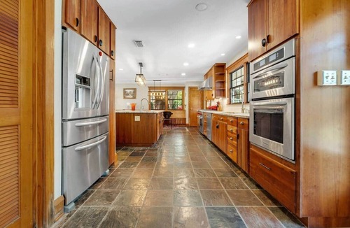 Tallahassee House | Booking now! Lake, Pool, Spa, Man Cave, Game Room