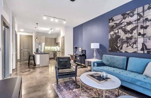Collin County Apartment | Boulevard Stays Elegant 1BR Pool, Gym, Parking