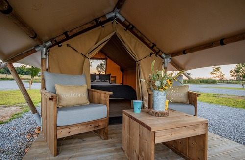 Cassville RV Rental | Boutique Camp Escape near Roaring River
