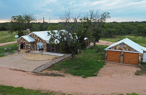 Brady House | Brady Lake Retreat with Private Boat Ramp & Steam Shower