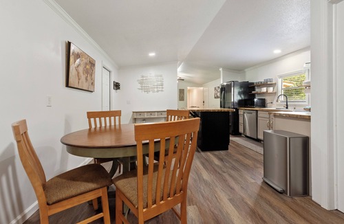 Saint Elmo House | Brand new Beautiful 3-bedroom house with AC in quaint Theodore