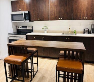 Brampton Apartment | Brand-New Cozy Luxury Suite with Private Entrance