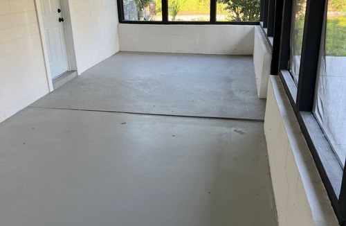 South Daytona House | Brand new inside corner house with a large screened patio and mins to beach