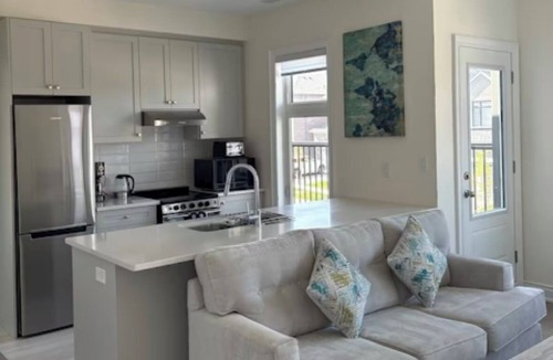 Bradford West Gwillimbury House | Brand New Luxury Modern Above Ground Suite Bond Head Retreat/Peaceful