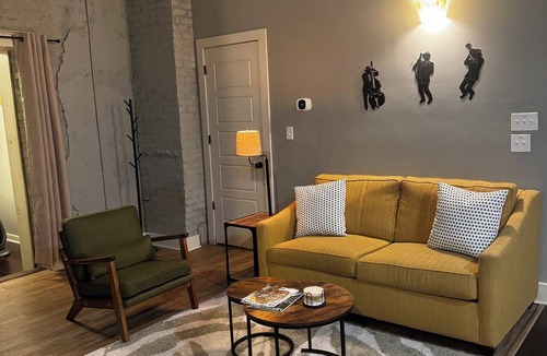 Central Business District Condo | Brass & Beads Downtown Condo on the Mardi Gras Parade Route & Near Cruise Port