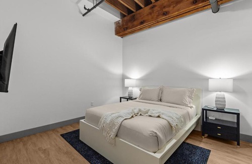 Downtown St. Louis Apartment | Brick & Bed Riverfront Lofts, G 306