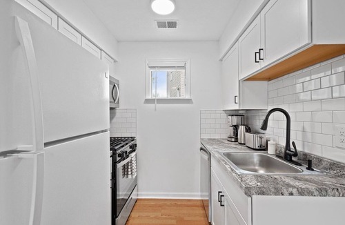 Pittsburgh Apartment | Bright and Quiet 1 Bedroom Apt in Millvale, Lawrenceville