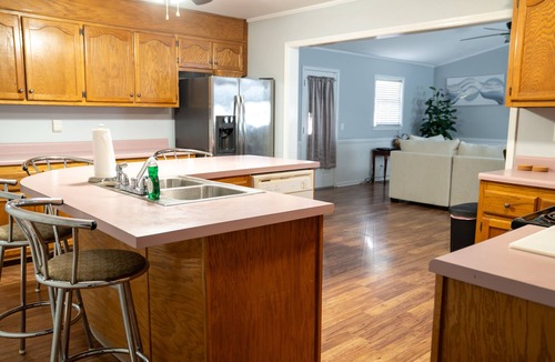 Cottondale House | Bright & Comfortable 3-bedroom Retreat in Cottondale. Only 6 miles from Campus!