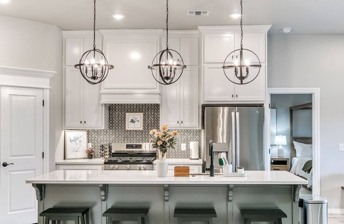 Edmond House | Bright & Cozy Comfort on 158th