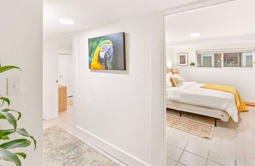 Greenwood House | Bright, Peaceful Retreat in Iconic Seattle Neighborhood