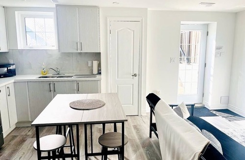 Mount Pleasant Apartment | Bright & Spacious Luxury Suite - A Comfy Getaway