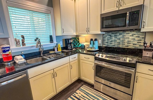 Carrabelle House | Brightwaters Getaway – Beachfront 3BR/2BA, Pet-Friendly – New Listing!