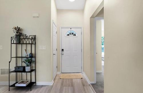 Brownsburg House | Brownsburg B&B - 3 King Bed 2Full Bath Home!