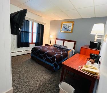 Marinette Hotel | Budget Inn Marinette