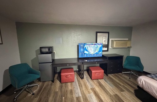 Ada Hotel | Budget Inn