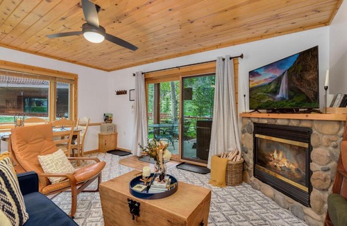 Fall River Estates Apartment | Bugle Pointe B08 by Estes Park Condos