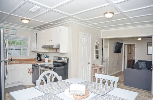 Grand Bay House | Bungalow near Main Street - #1