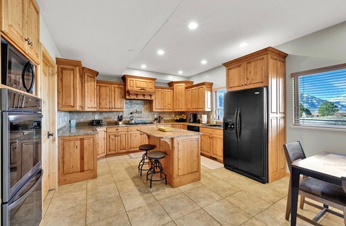 Wolf Creek Condo | C704 Snowcat Outpost | 3BR Eden | Hot Tub & Views