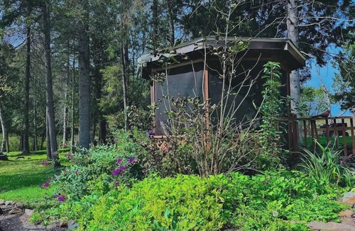 Sainte-Therese-de-la-Gatineau Ski Chalet | Chalet du Ruisseau-Direct Access to Lake Michel, Enjoy Nature Year-Round
