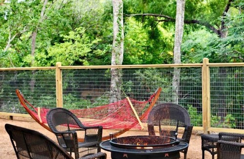 Sutherland Springs RV Rental | Cabaña Son's Rio Cibolo Waterfront Cabin, San Antonio, Texas